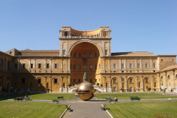 800px Musei_vaticani_ _cortile_della_pigna_01161