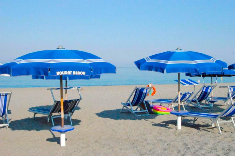 2  VILLAGGIO CLUB HOLIDAY BEACH   DIAMANTE