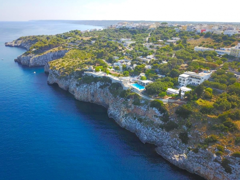 1 HOTEL PICCOLO MONDO   CASTRO