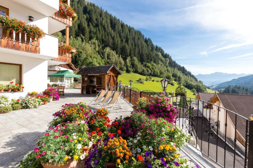 6 BERGHOTEL   RACINES